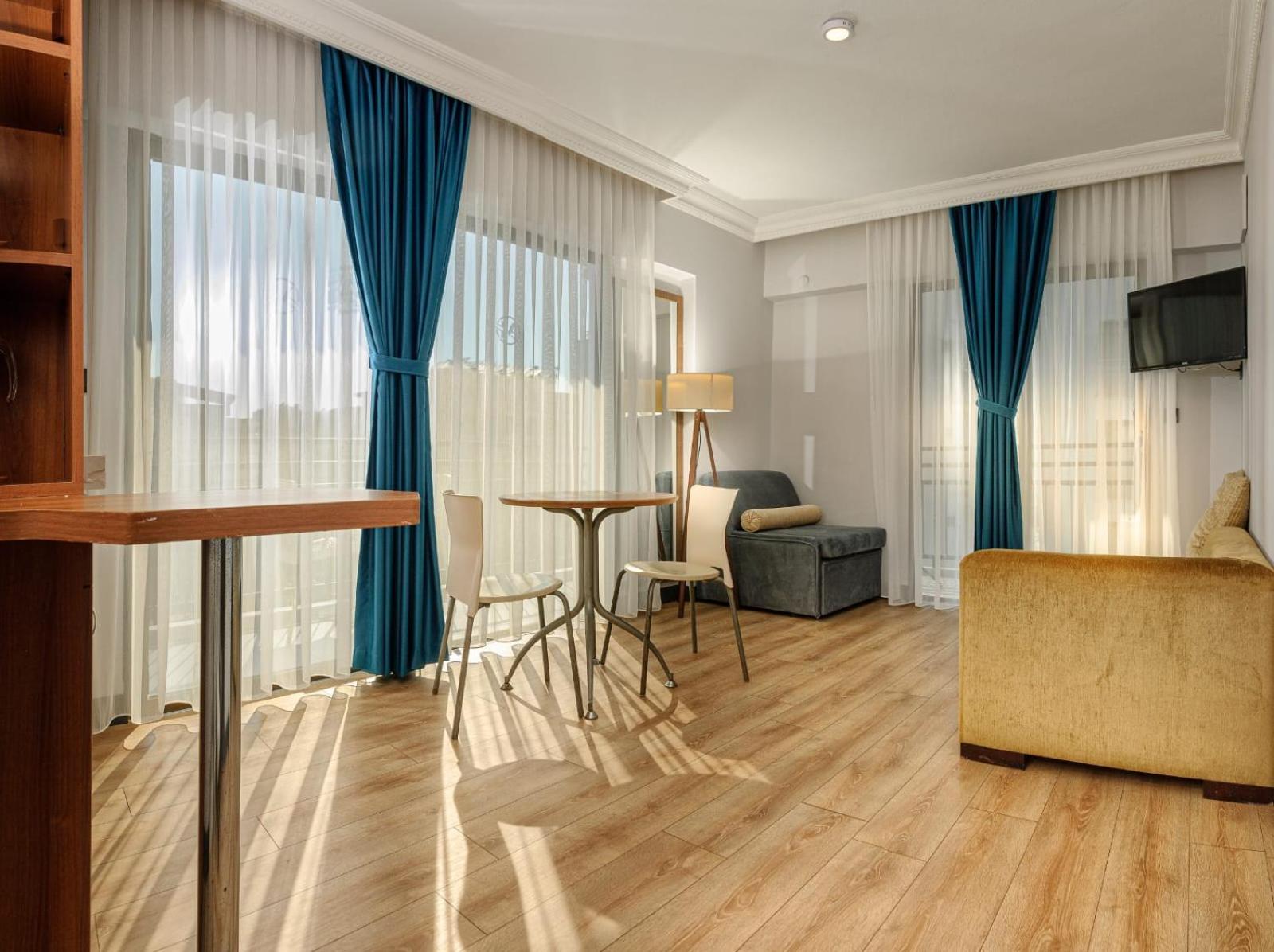 Mutlu Hotel Didim Exterior photo