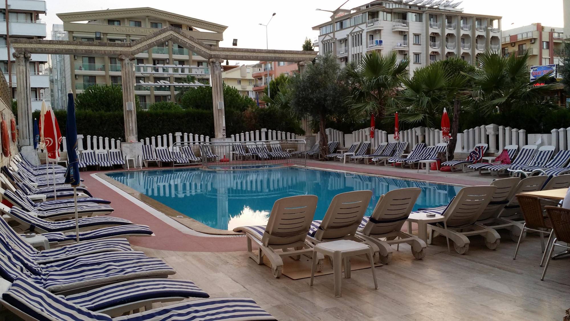 Mutlu Hotel Didim Exterior photo