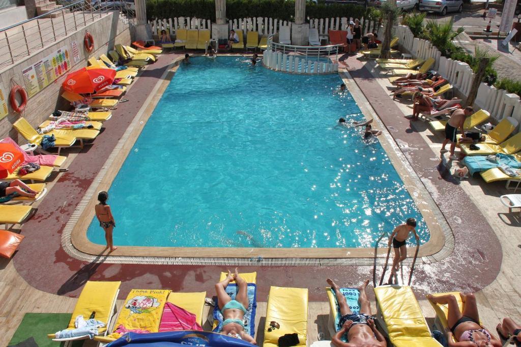 Mutlu Hotel Didim Exterior photo